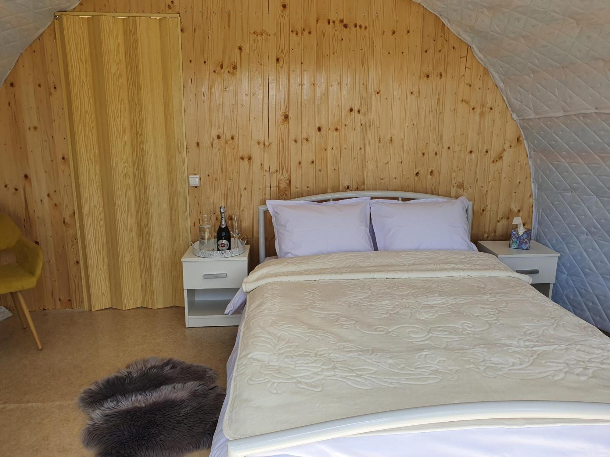 Sunrise Glamping Retreat Hotel Galesu Room photo